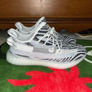 Yeezy 350v2 Zebras